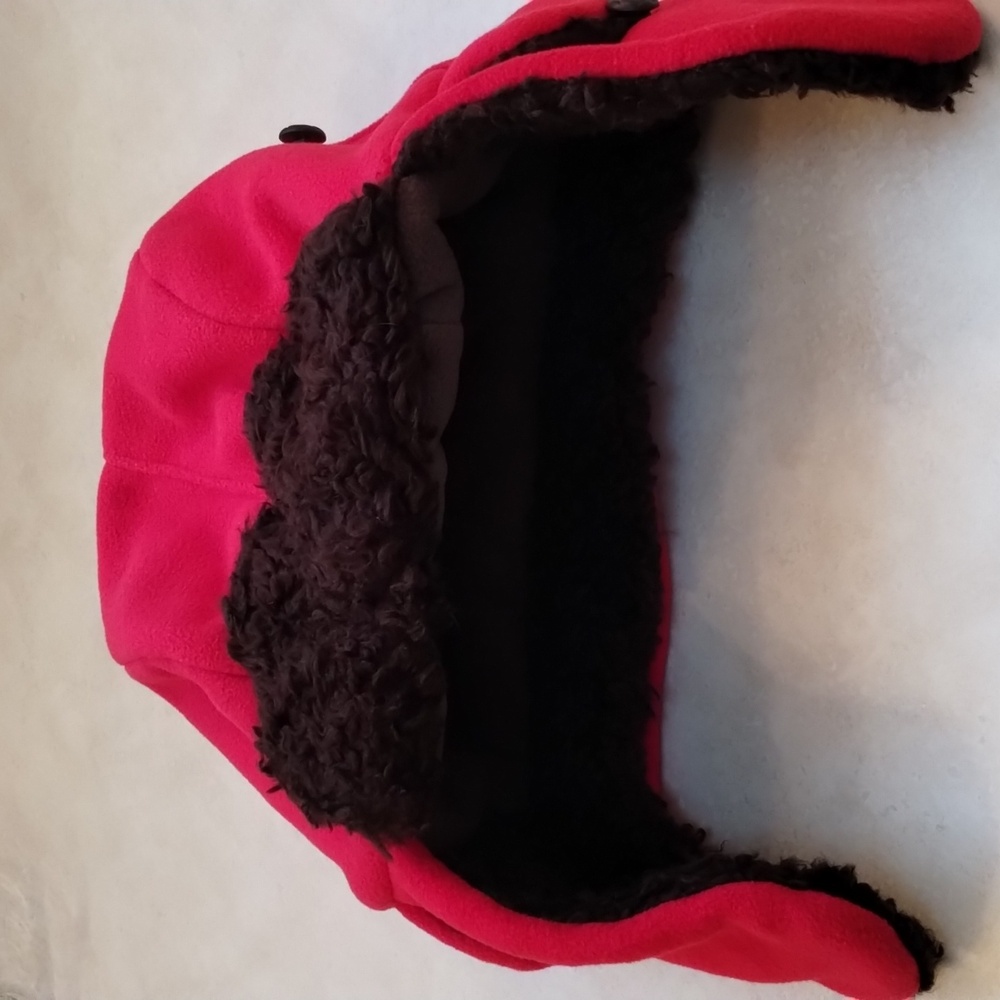 Boy's NWOT GAP red and brown fleece hat, never worn